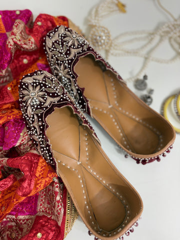 Velvet Elegance: Maroon Hand-Embroidered Jutti
