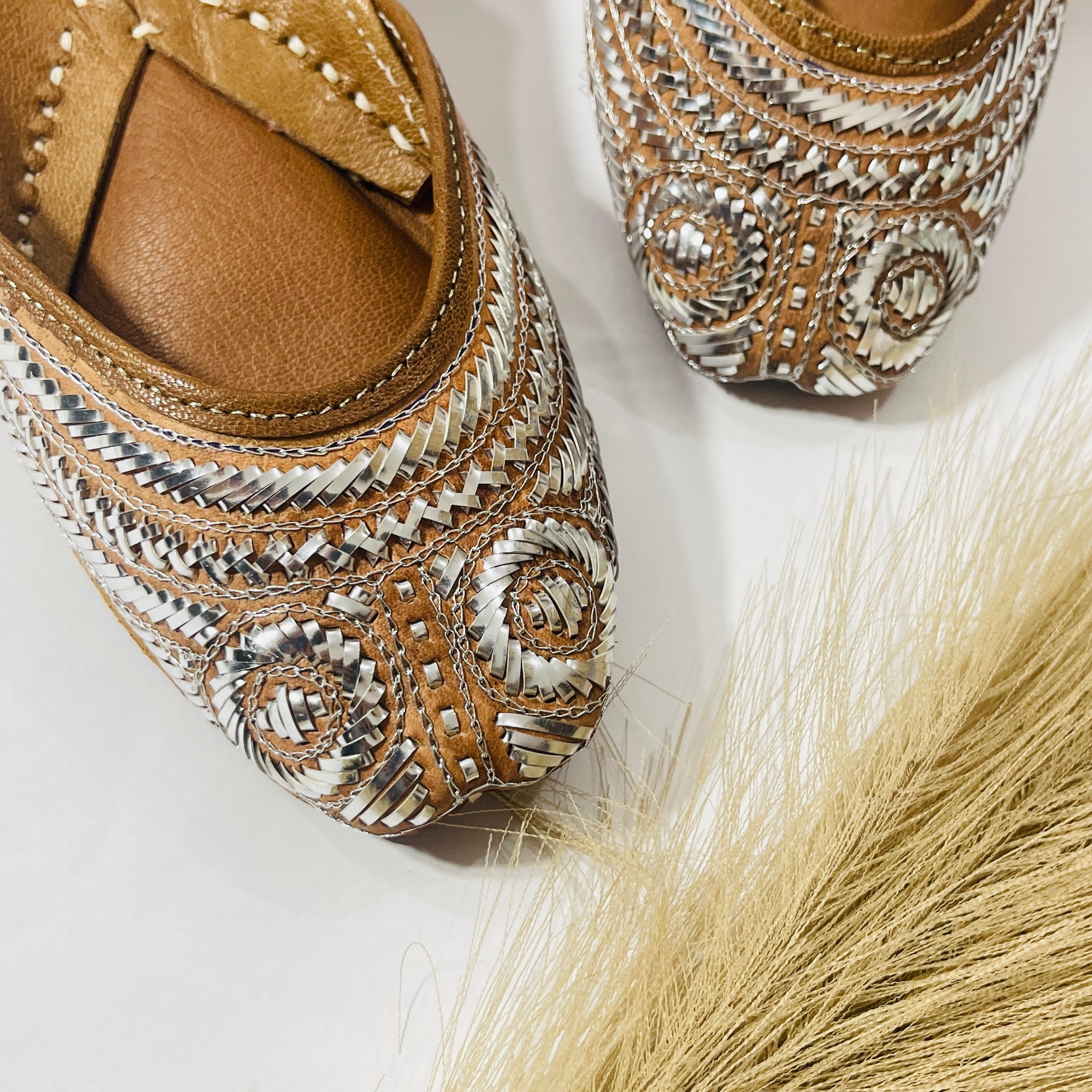 Classic Mukaish Work Juttis